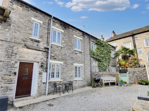 Arrange a viewing for Wren Cottage, 2 Black Bull Yard East Witton Road, Middleham DL8 4NX