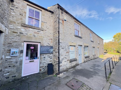Arrange a viewing for 1 Kelberdale Court, Market Place, Leyburn
