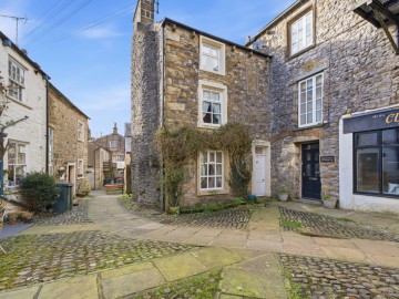 image of Flat Tandem Cottage, 3, Bishopdale Court