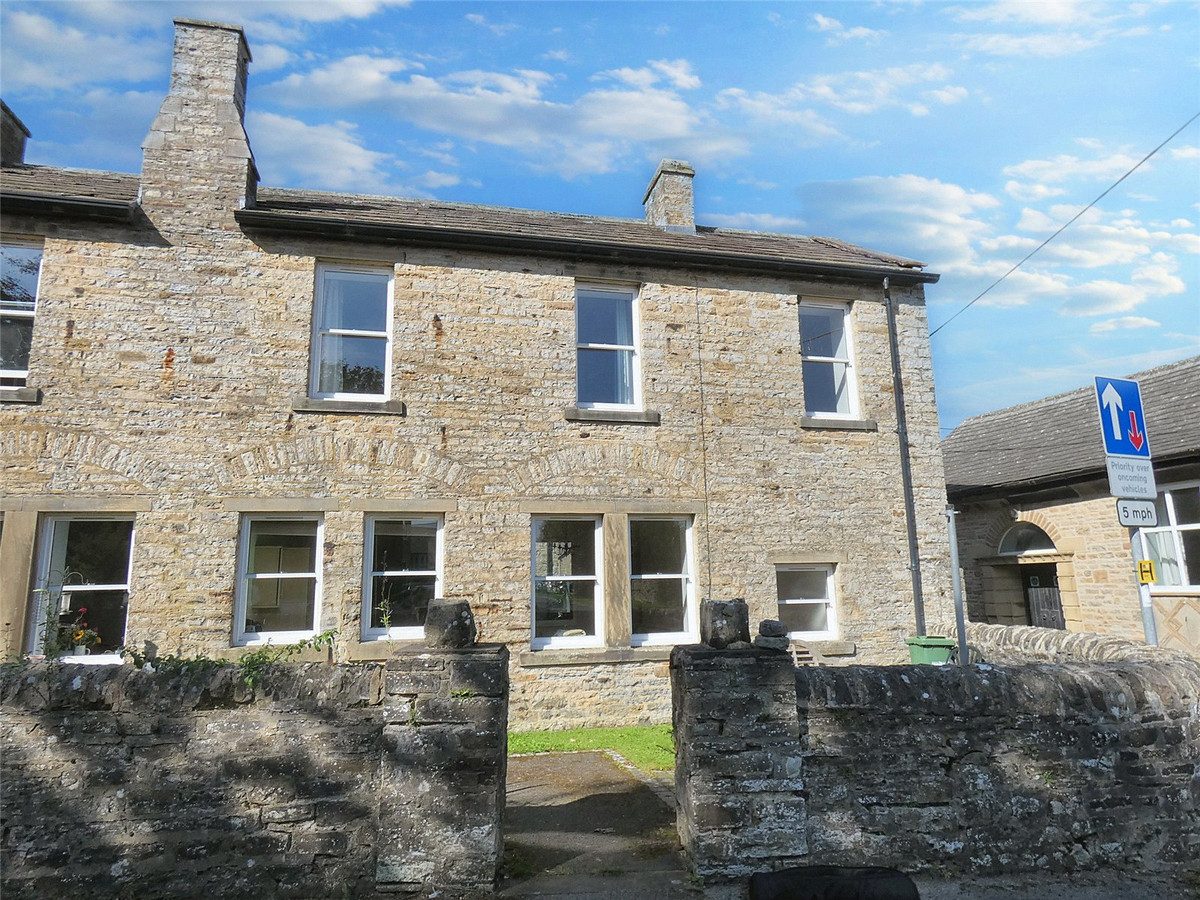 1 Scott Hill, Bainbridge, DL8 3FB