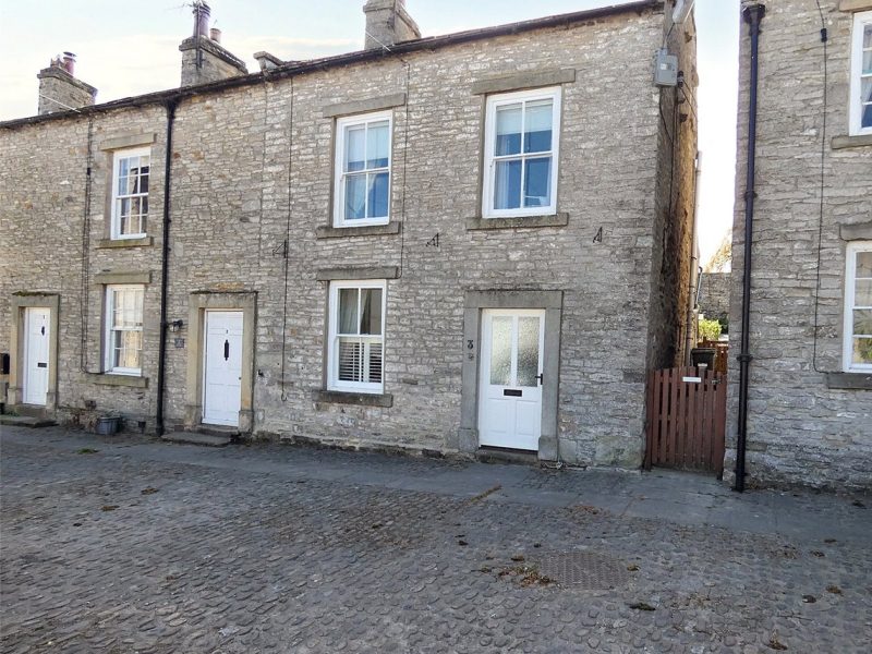 3 West End, Middleham, DL8 4QJ