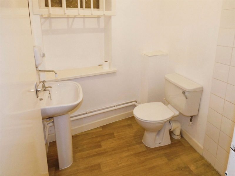 2 Kelberdale Court, Market Place, Leyburn — photo 7
