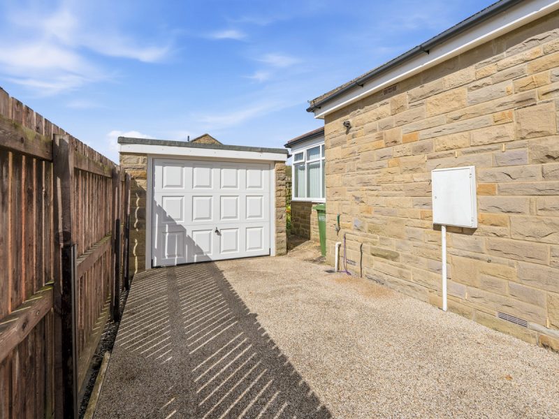 2 Hawthorn Close, Leyburn — photo 15