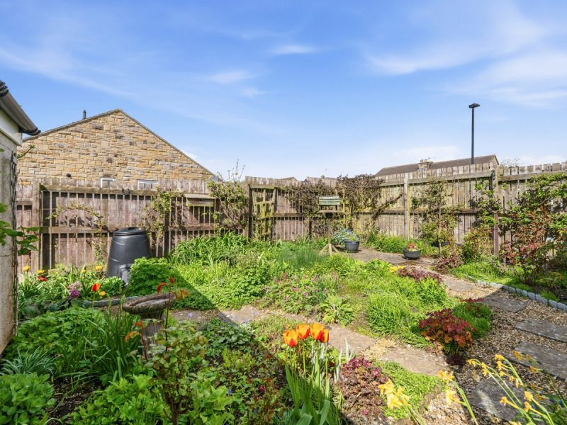 2 Hawthorn Close, Leyburn — photo 17