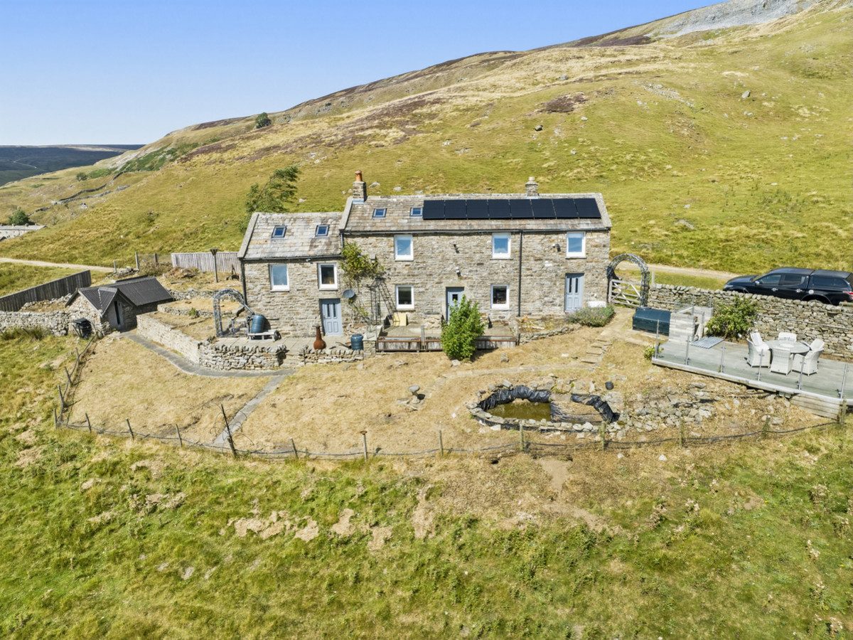 Whin Hall, Gunnerside