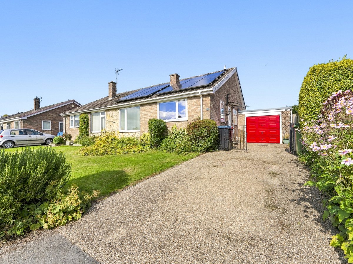 17 Dale Grove, Leyburn
