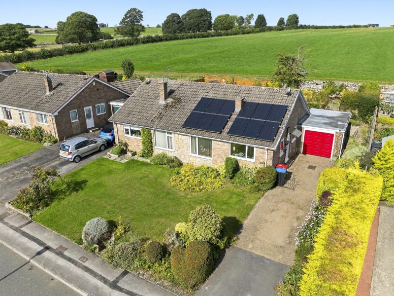 17 Dale Grove, Leyburn — photo 2