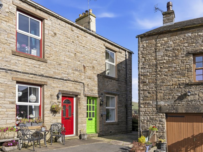 1 Rose Cottages, Hawes — photo 1